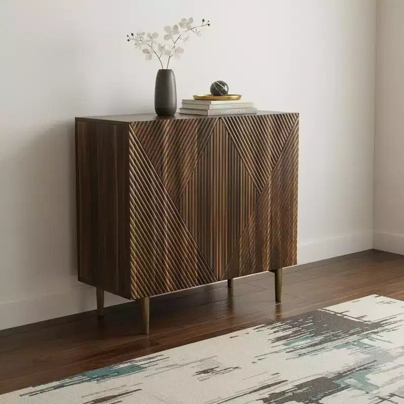 Credenza geometrica in legno marrone intagliato da 32" con due ante